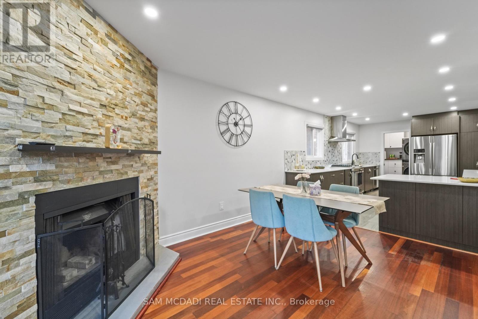 2988 Gulfstream Way, Mississauga, ON - Indoor With Fireplace