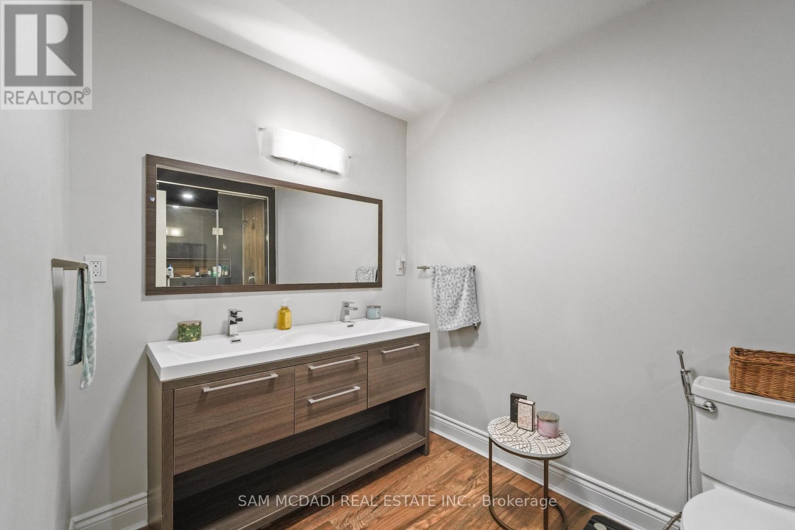 2988 Gulfstream Way, Mississauga, ON - Indoor Photo Showing Bathroom