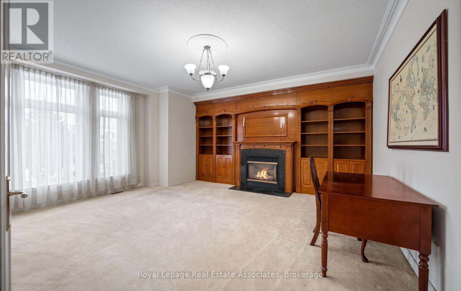 5278 Hilton Court, Mississauga, ON - Indoor With Fireplace