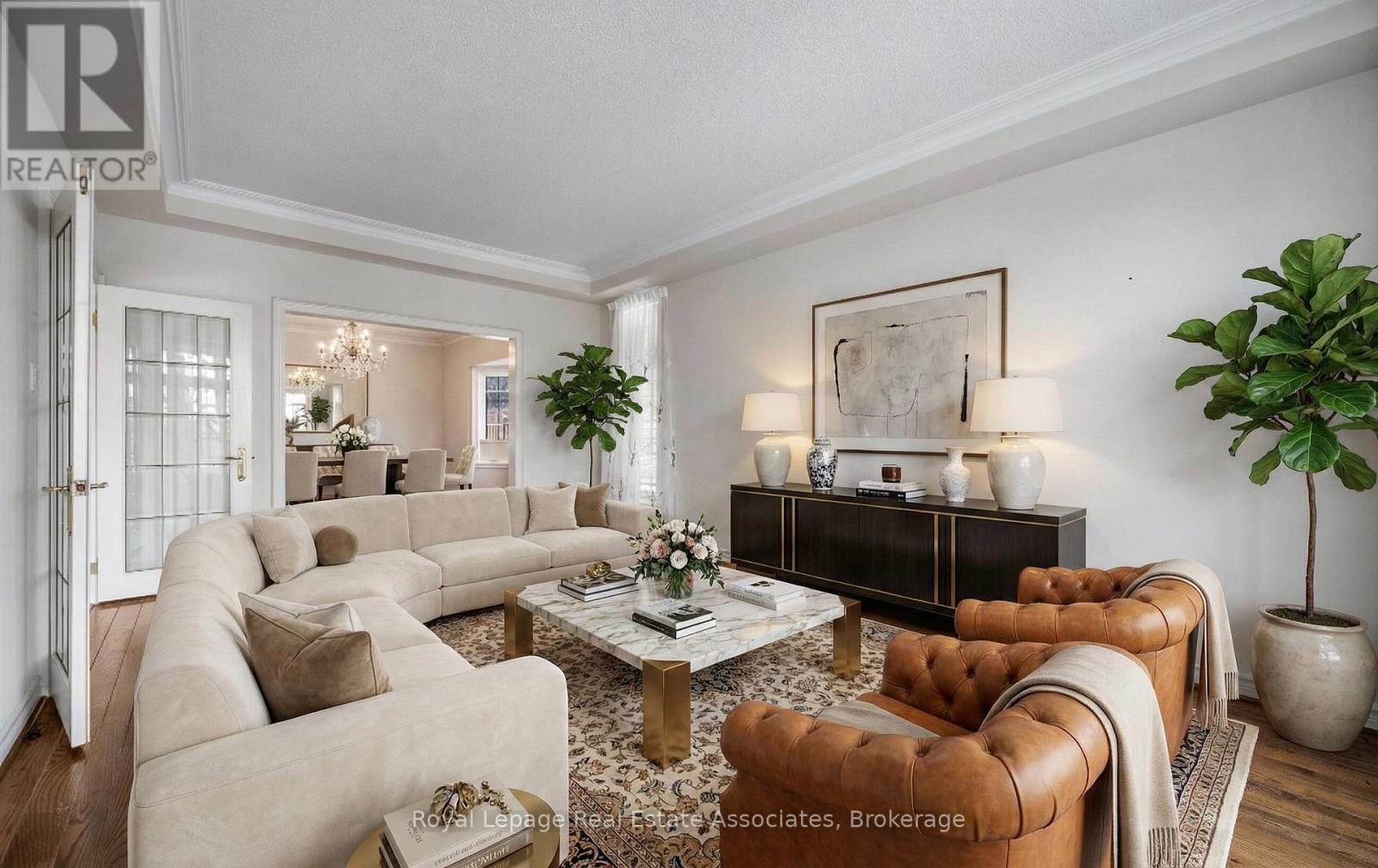 5278 Hilton Court, Mississauga, ON - Indoor Photo Showing Living Room