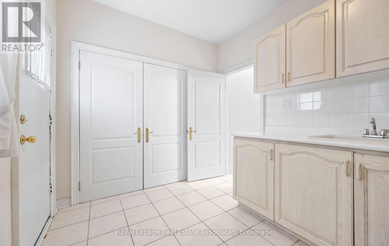 5278 Hilton Court, Mississauga, ON - Indoor