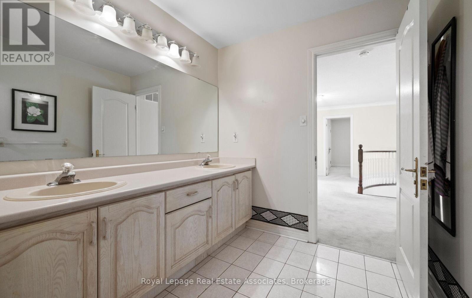 5278 Hilton Court, Mississauga, ON - Indoor Photo Showing Bathroom
