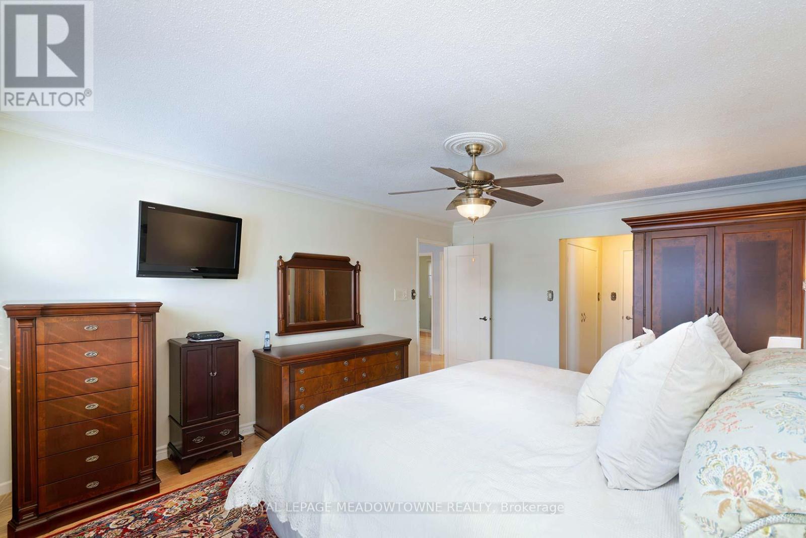2529 Claymore Crescent, Mississauga, ON - Indoor Photo Showing Bedroom