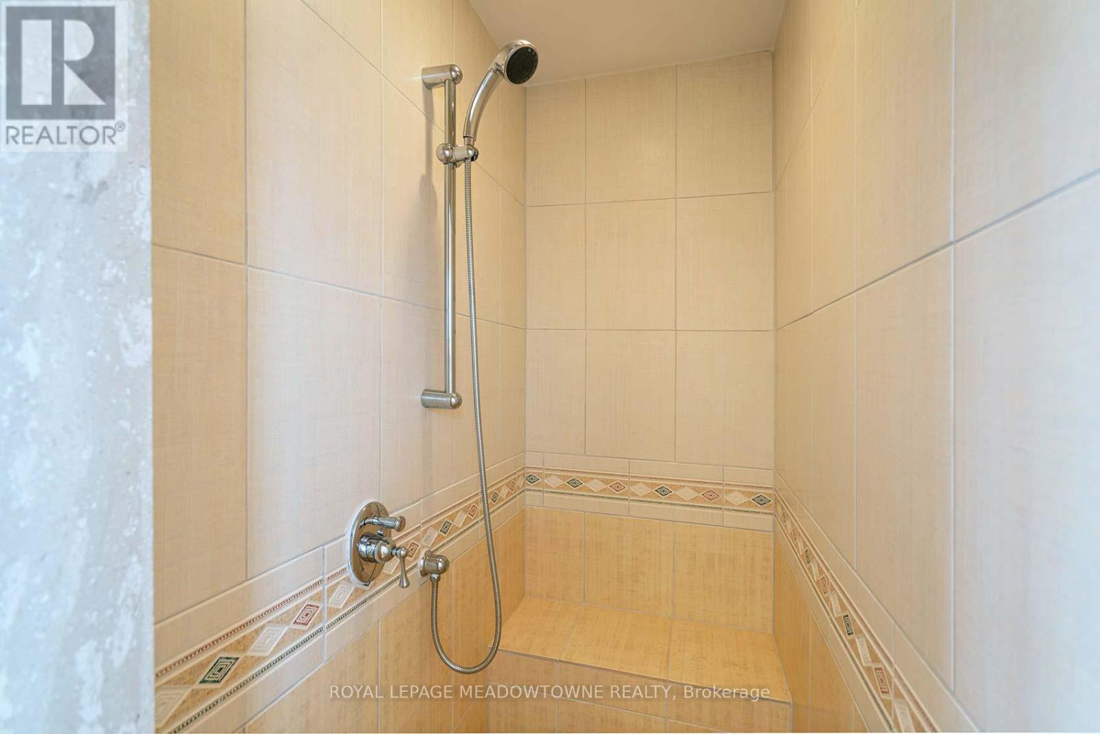 2529 Claymore Crescent, Mississauga, ON - Indoor Photo Showing Bathroom