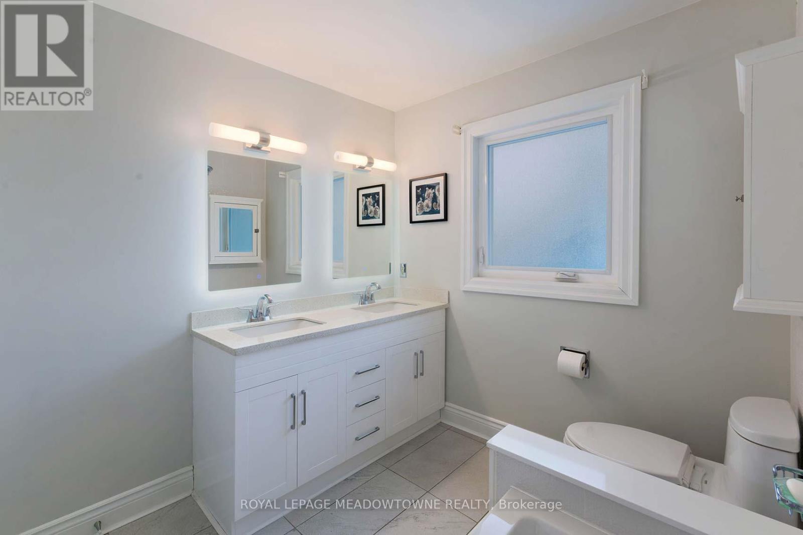 2529 Claymore Crescent, Mississauga, ON - Indoor Photo Showing Bathroom