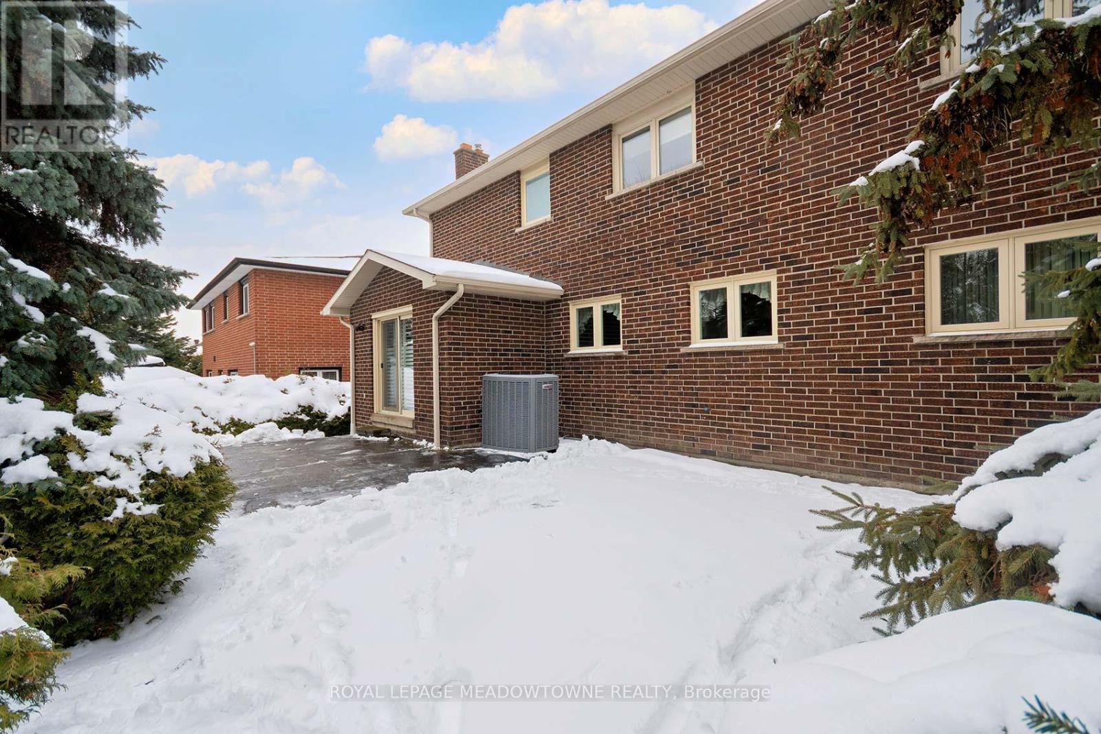 2529 Claymore Crescent, Mississauga, ON - Outdoor With Exterior