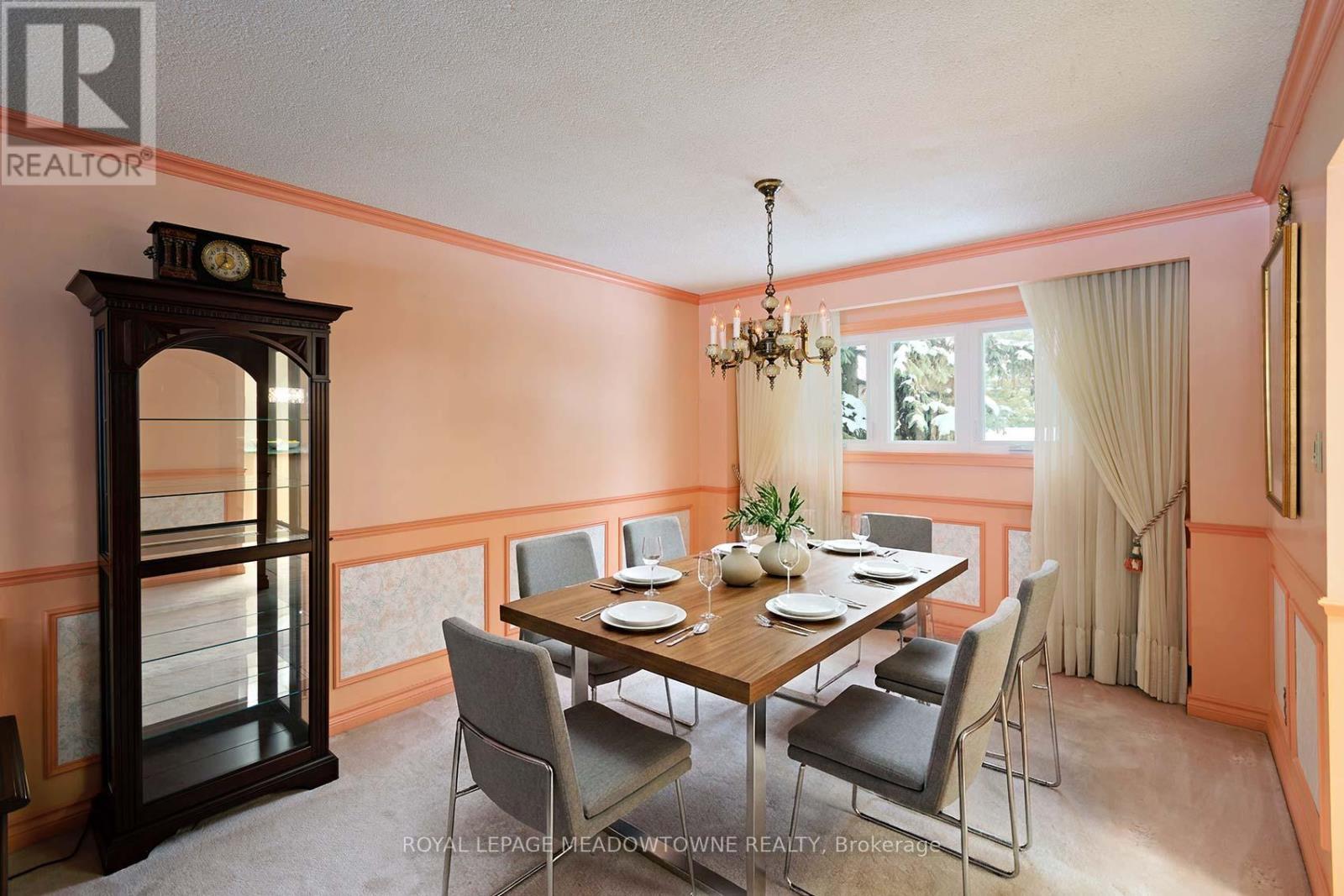 2529 Claymore Crescent, Mississauga, ON - Indoor Photo Showing Dining Room