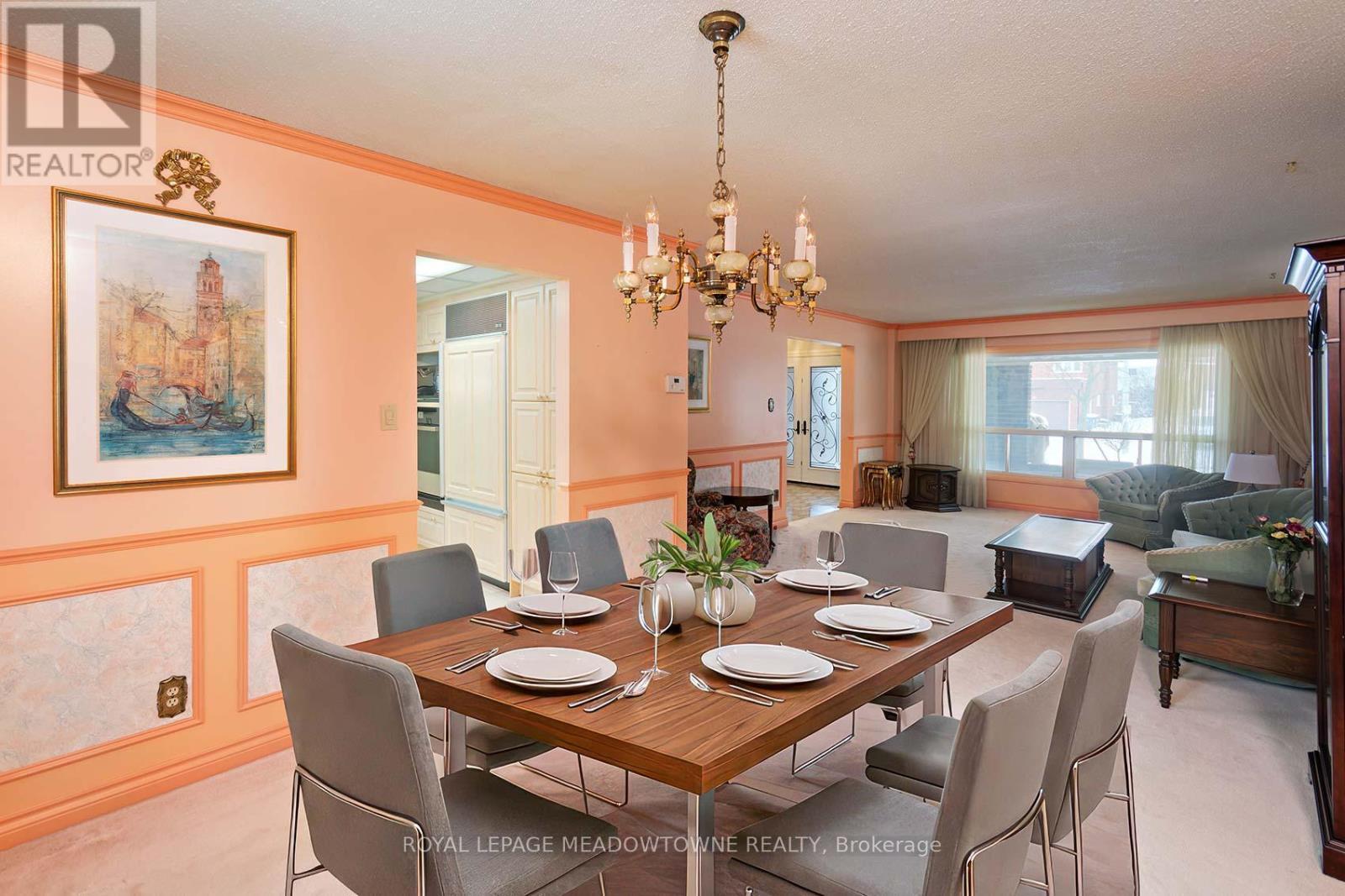2529 Claymore Crescent, Mississauga, ON - Indoor Photo Showing Dining Room