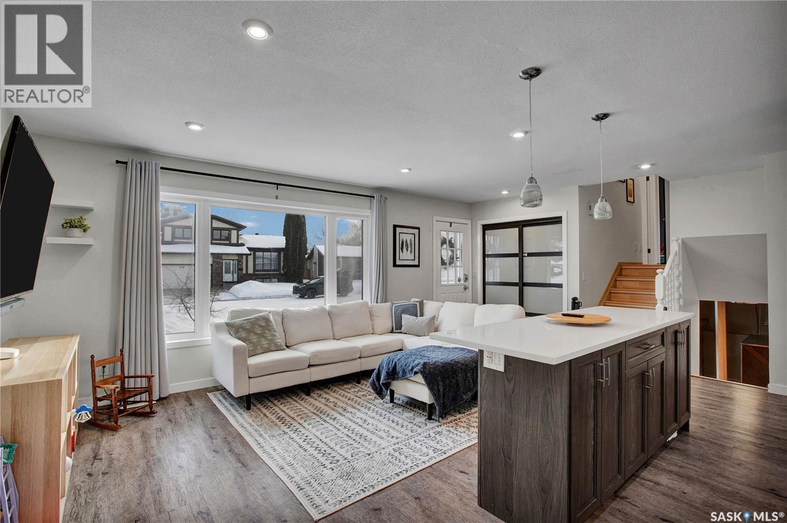 534 David Knight Way, Saskatoon, SK - Indoor