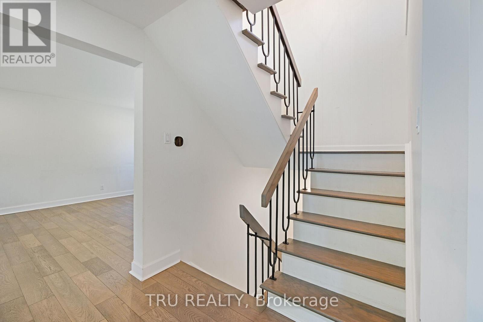 12 Apache Crescent, Ottawa, ON - Indoor Photo Showing Other Room