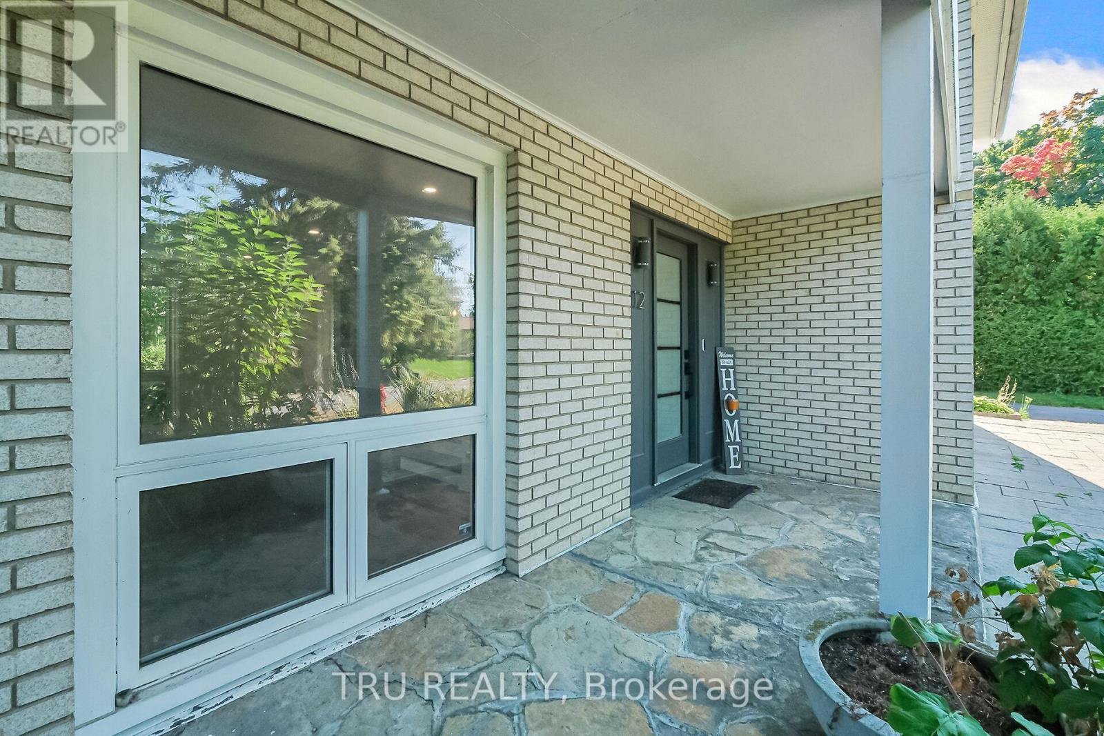 12 Apache Crescent, Ottawa, ON - Outdoor