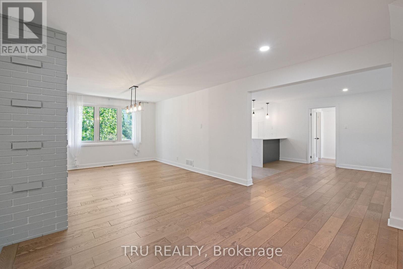 12 Apache Crescent, Ottawa, ON - Indoor Photo Showing Other Room