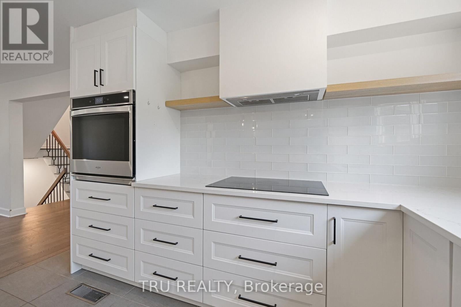 12 Apache Crescent, Ottawa, ON - Indoor Photo Showing Kitchen