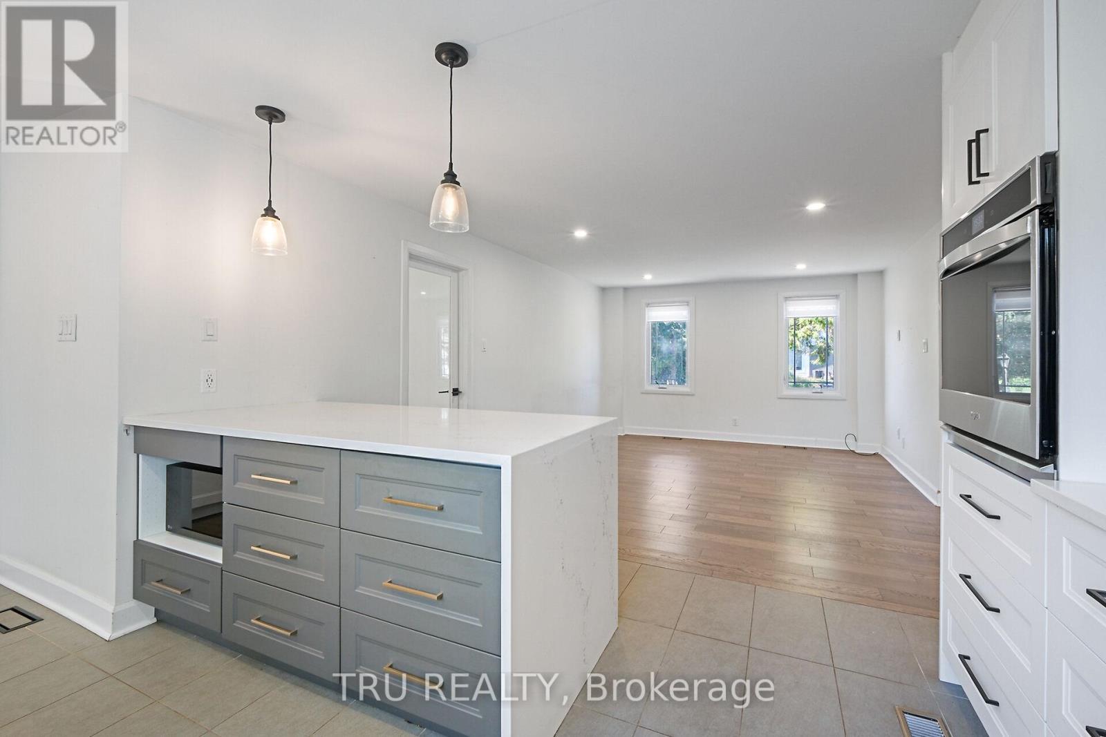 12 Apache Crescent, Ottawa, ON - Indoor