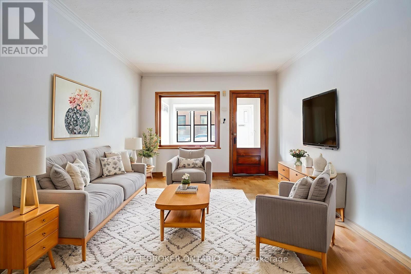 195 Islington Avenue, Toronto, ON - Indoor Photo Showing Living Room