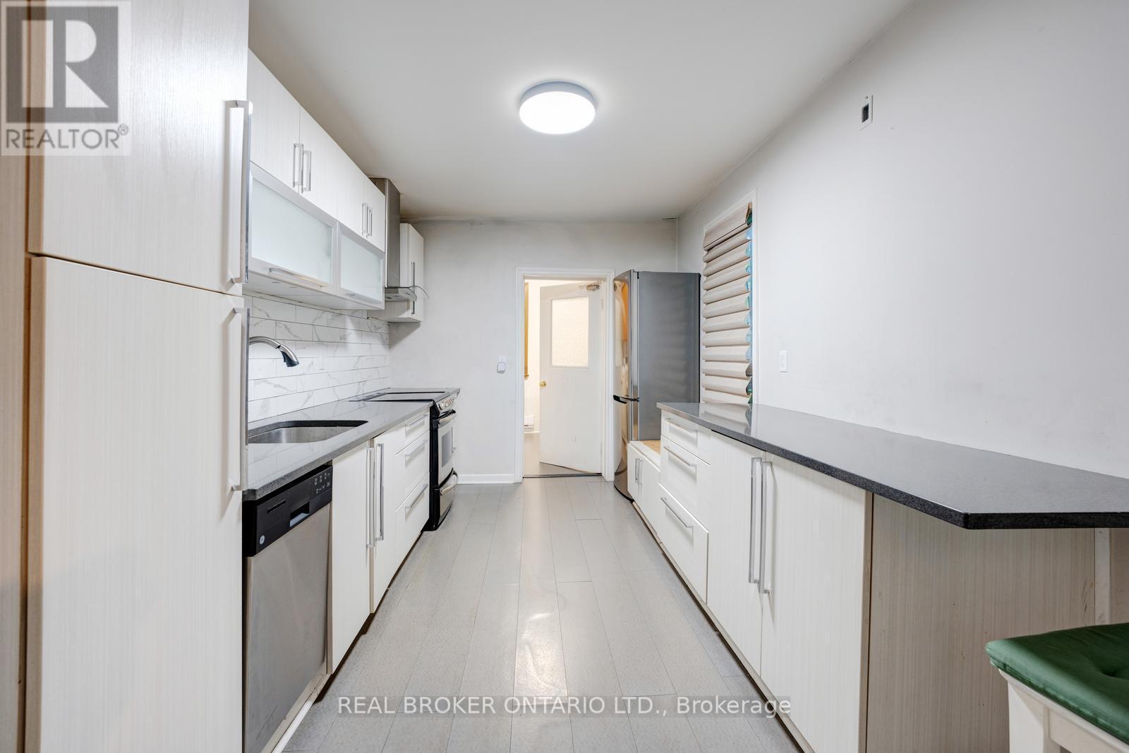 195 Islington Avenue, Toronto, ON - Indoor Photo Showing Kitchen