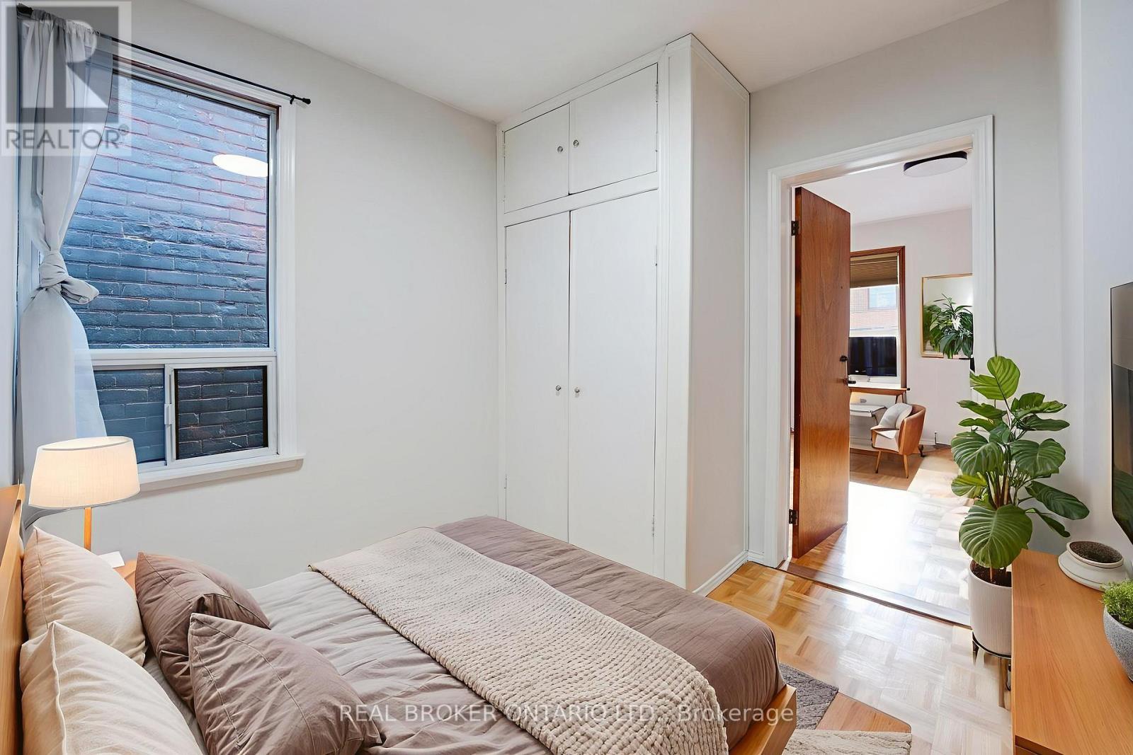 195 Islington Avenue, Toronto, ON - Indoor Photo Showing Bedroom