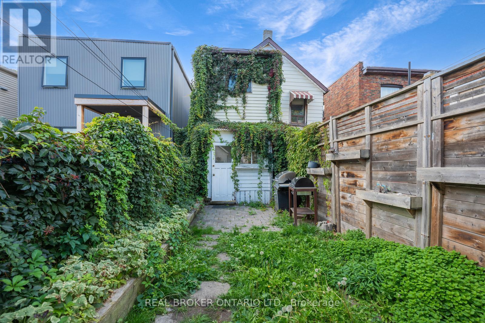195 Islington Avenue, Toronto, ON - Outdoor