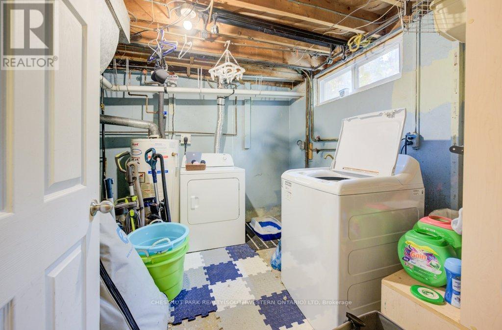 151 Franklin Street N, Kitchener, ON - Indoor Photo Showing Laundry Room