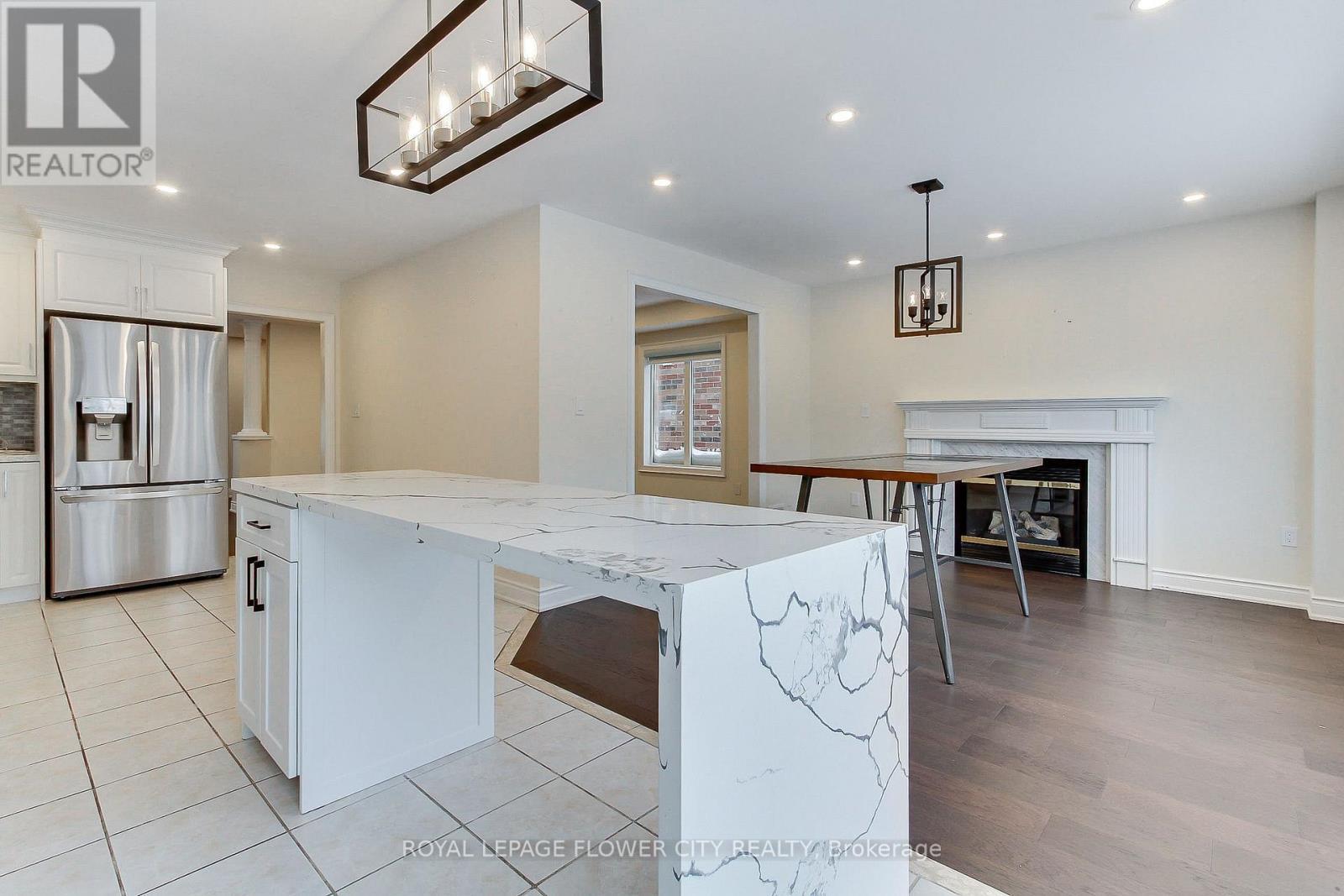 4826 Auckland Avenue, Mississauga, ON - Indoor Photo Showing Kitchen