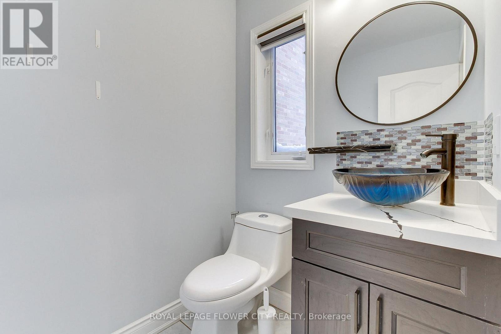 4826 Auckland Avenue, Mississauga, ON - Indoor Photo Showing Bathroom