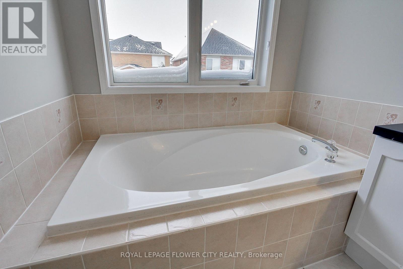 4826 Auckland Avenue, Mississauga, ON - Indoor Photo Showing Bathroom