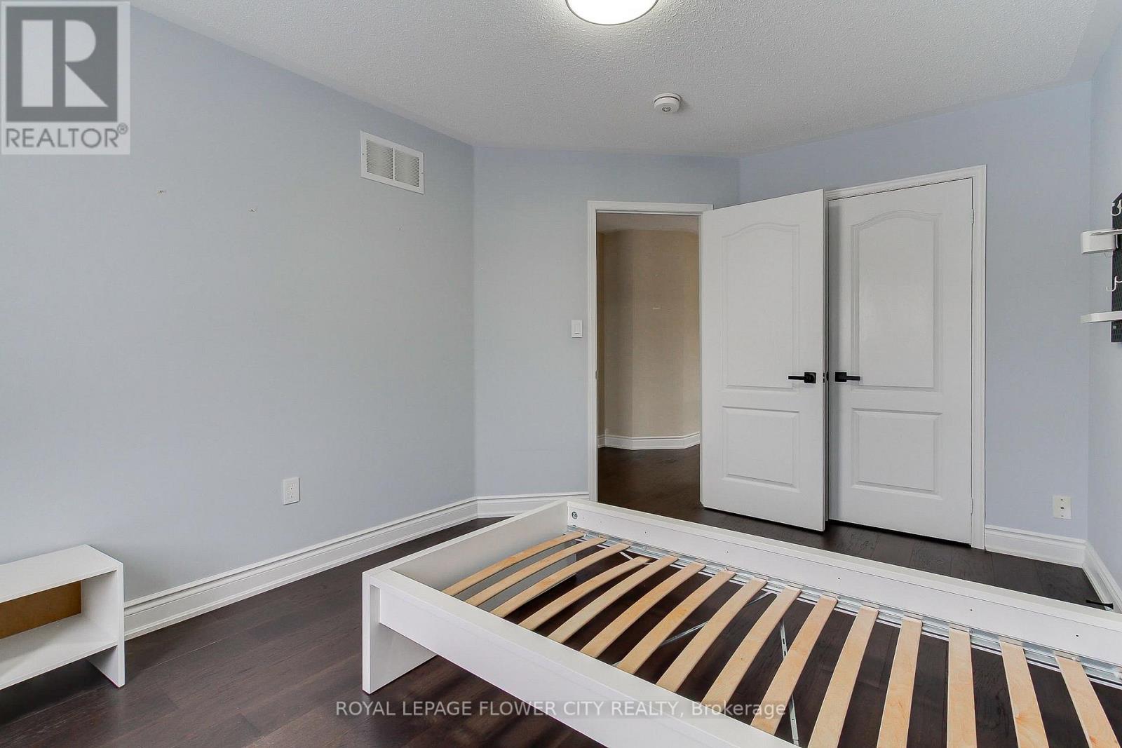 4826 Auckland Avenue, Mississauga, ON - Indoor Photo Showing Bedroom