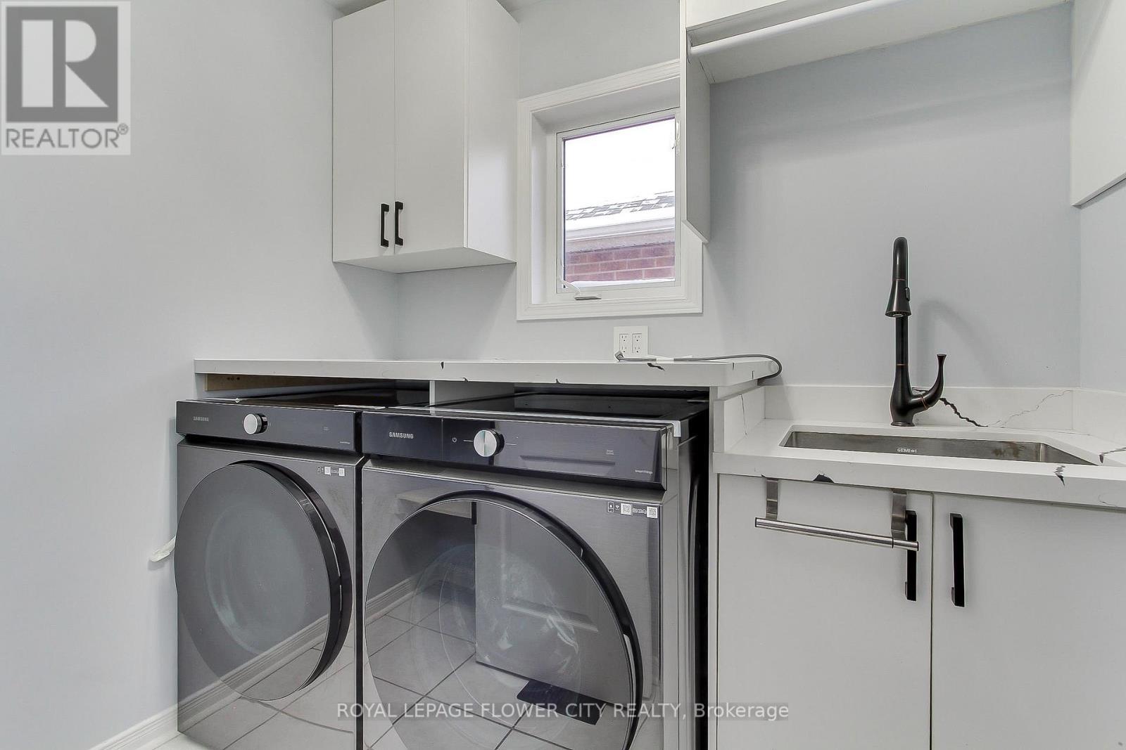 4826 Auckland Avenue, Mississauga, ON - Indoor Photo Showing Laundry Room