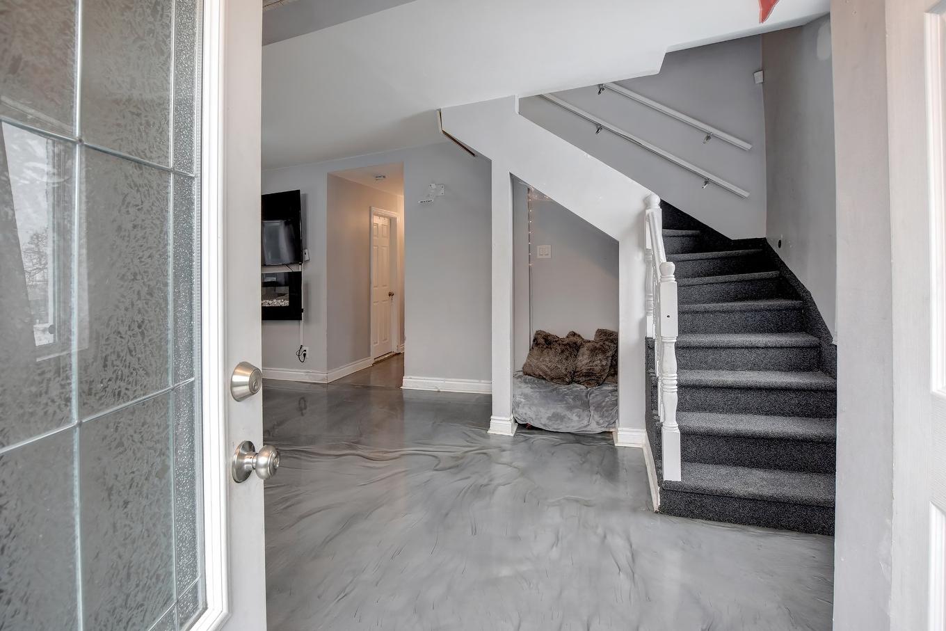 Salon - 9490 3E Rue, Montréal (Rivière-Des-Prairies/Pointe-Aux-Trembles), QC - Indoor Photo Showing Other Room