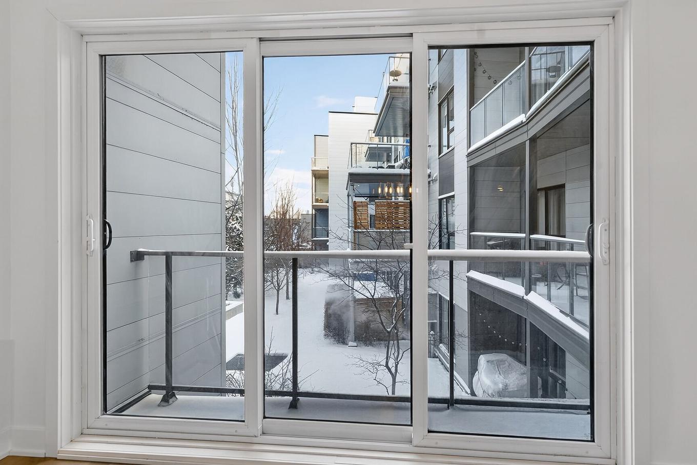 Salon - 215-5700 Rue Garnier, Montréal (Rosemont/La Petite-Patrie), QC - Indoor Photo Showing Other Room