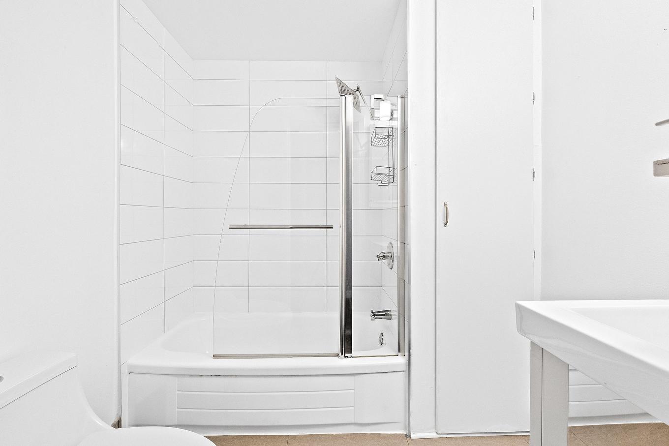 Bathroom - 933 Rue St-Ferdinand, Montréal (Le Sud-Ouest), QC - Indoor Photo Showing Bathroom