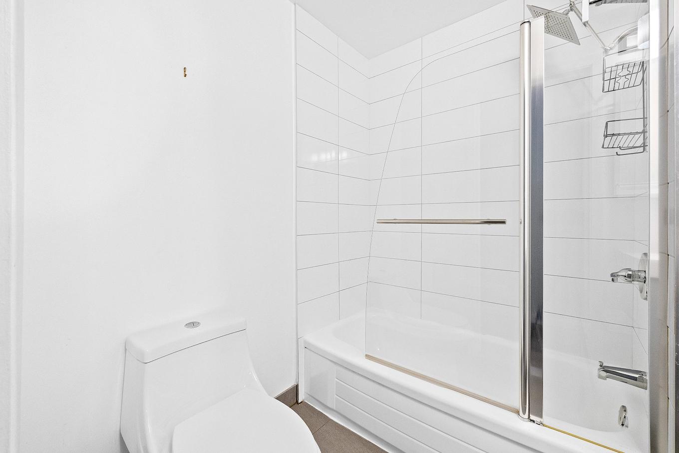 Bathroom - 933 Rue St-Ferdinand, Montréal (Le Sud-Ouest), QC - Indoor Photo Showing Bathroom