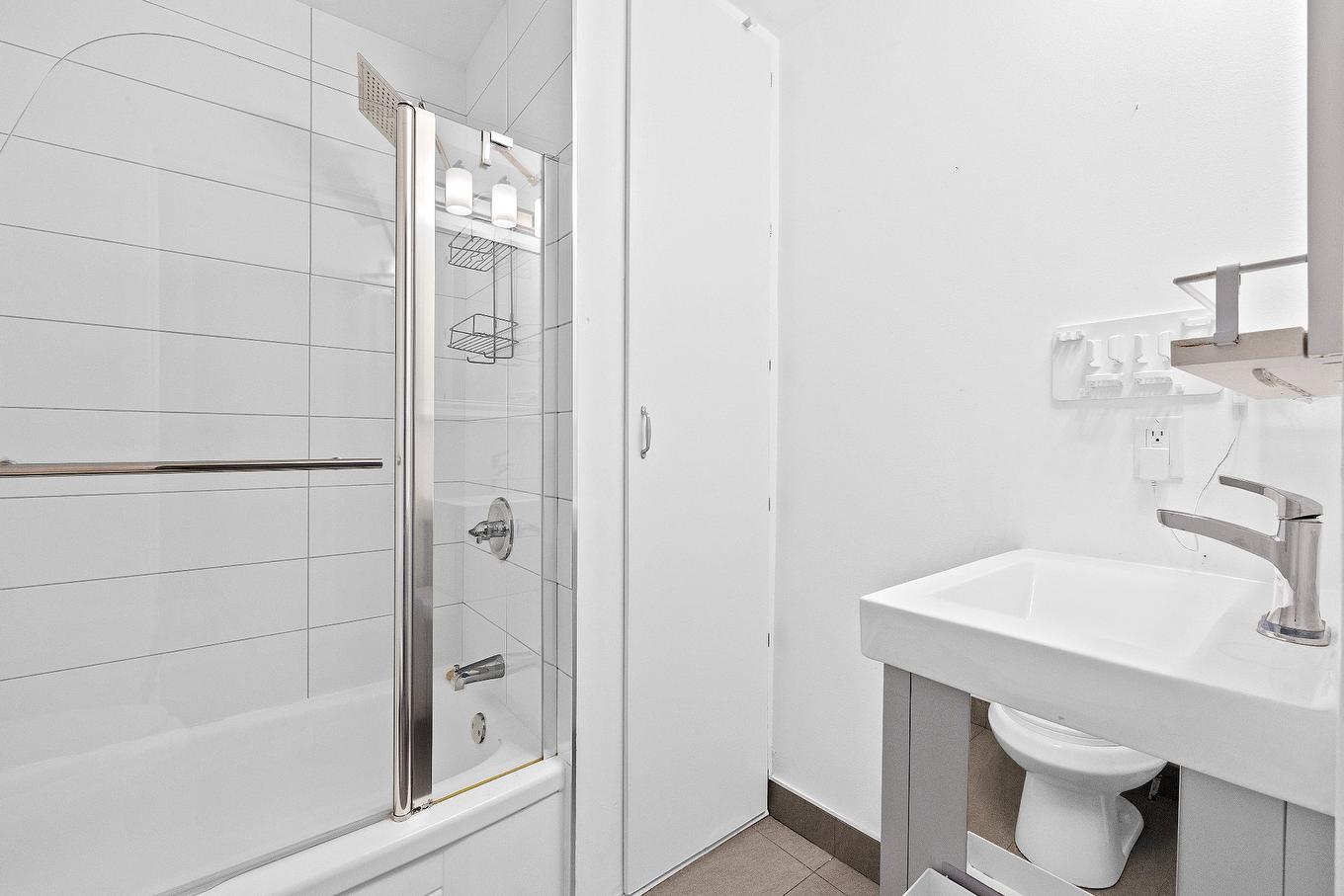 Bathroom - 933 Rue St-Ferdinand, Montréal (Le Sud-Ouest), QC - Indoor Photo Showing Bathroom