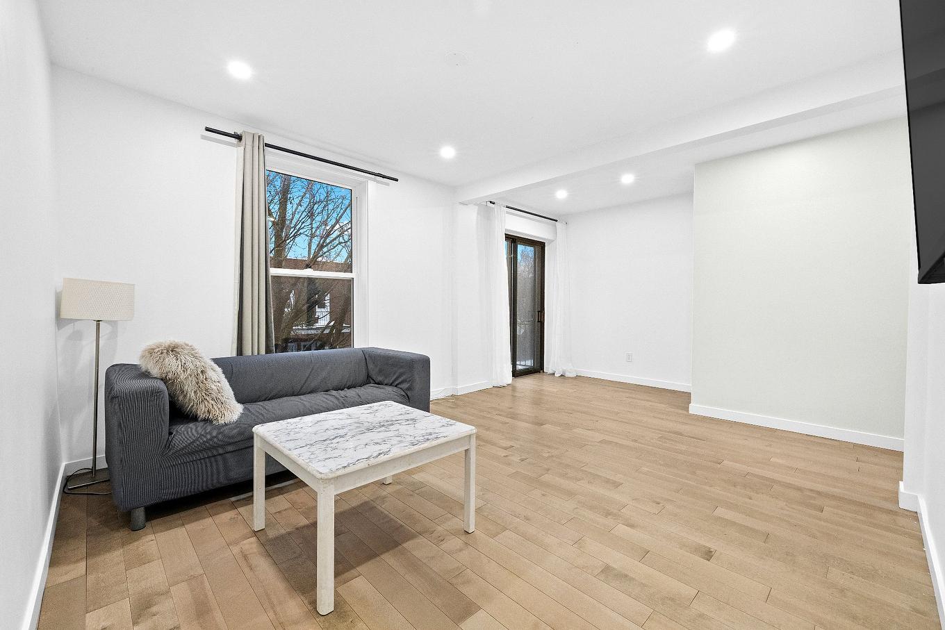 Living room - 933 Rue St-Ferdinand, Montréal (Le Sud-Ouest), QC - Indoor Photo Showing Living Room