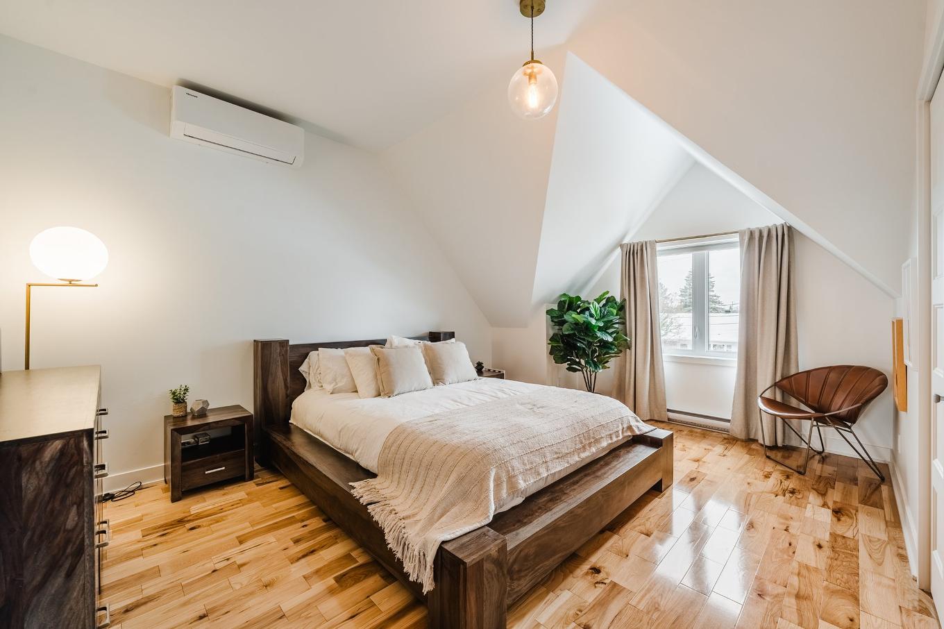 Primary bedroom - 960 Rue Moquin, Chambly, QC - Indoor Photo Showing Bedroom