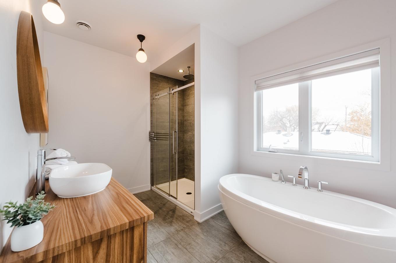 Bathroom - 960 Rue Moquin, Chambly, QC - Indoor Photo Showing Bathroom