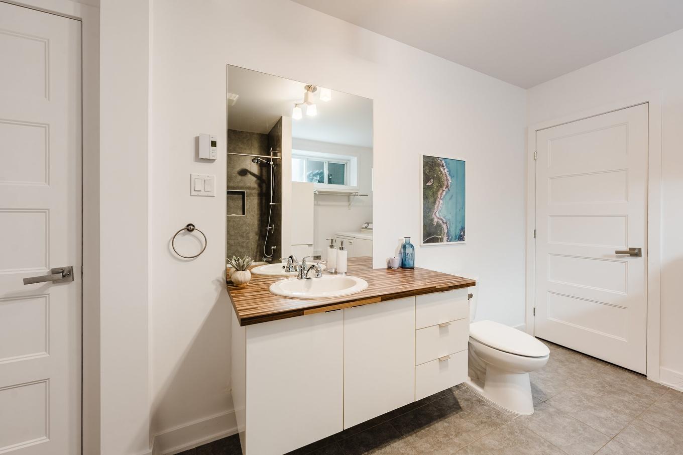 Bathroom - 960 Rue Moquin, Chambly, QC - Indoor Photo Showing Bathroom