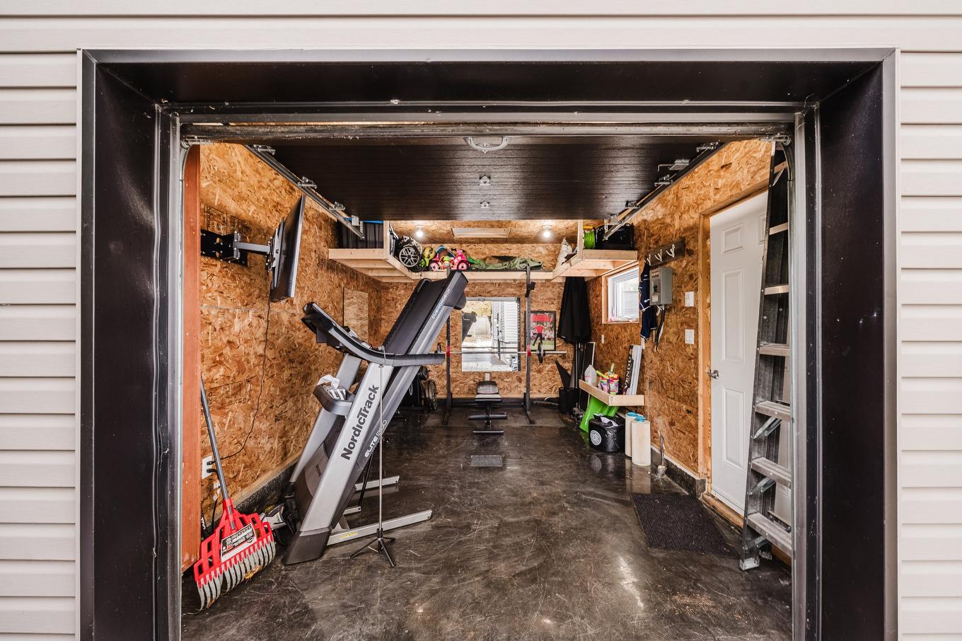 Garage - 960 Rue Moquin, Chambly, QC - Photo Showing Other Room