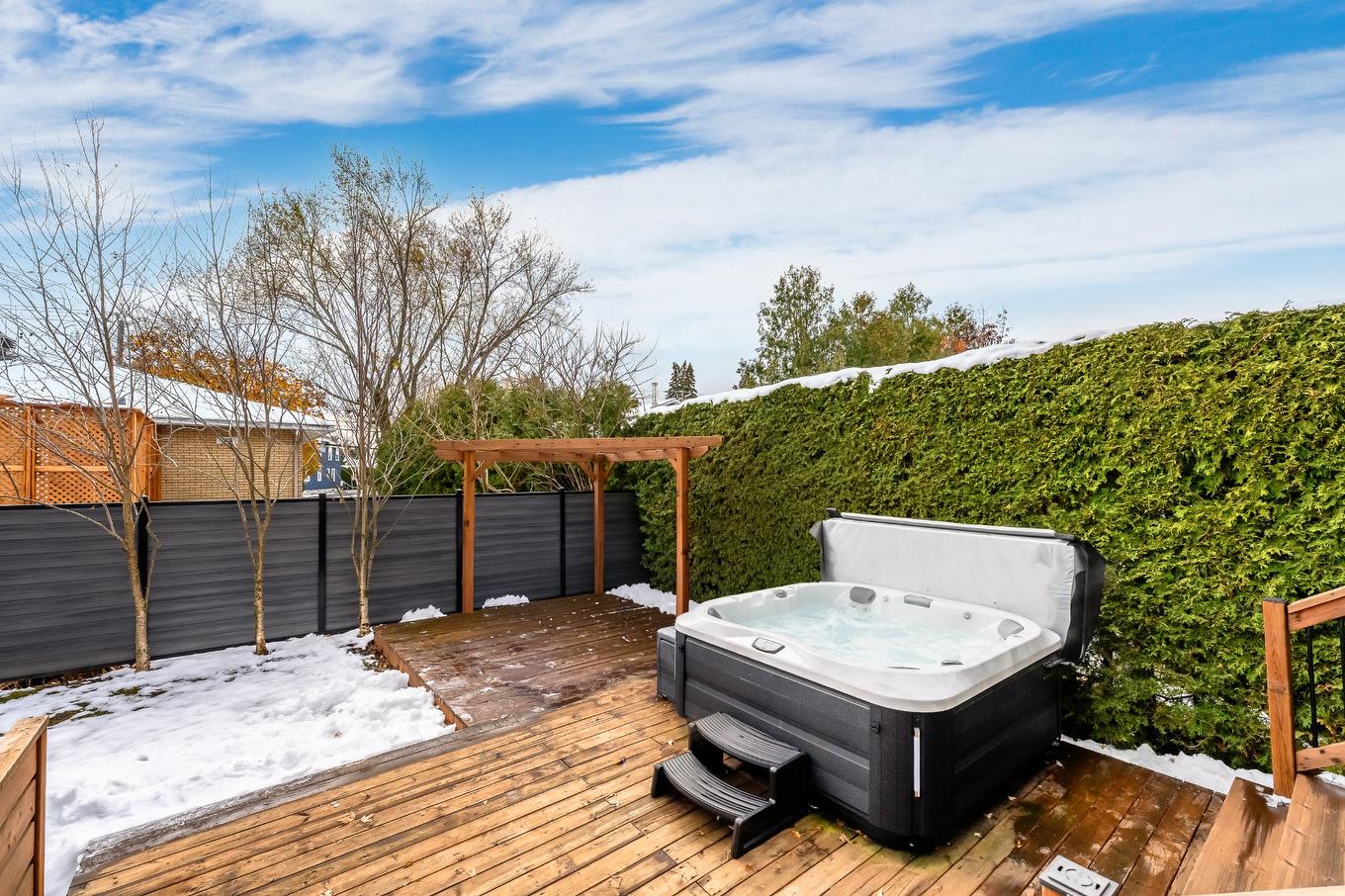 Backyard - 960 Rue Moquin, Chambly, QC - Outdoor