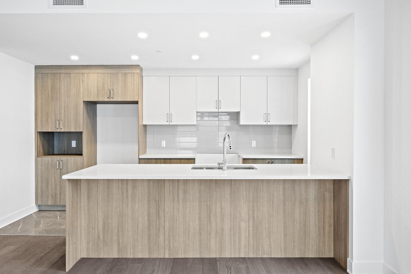 Cuisine - 201-244 Boul. Hymus, Pointe-Claire, QC - Indoor Photo Showing Kitchen