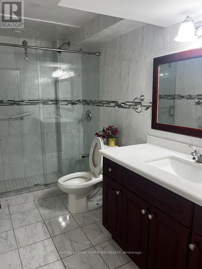 7736 Wildfern Drive, Mississauga, ON - Indoor Photo Showing Bathroom