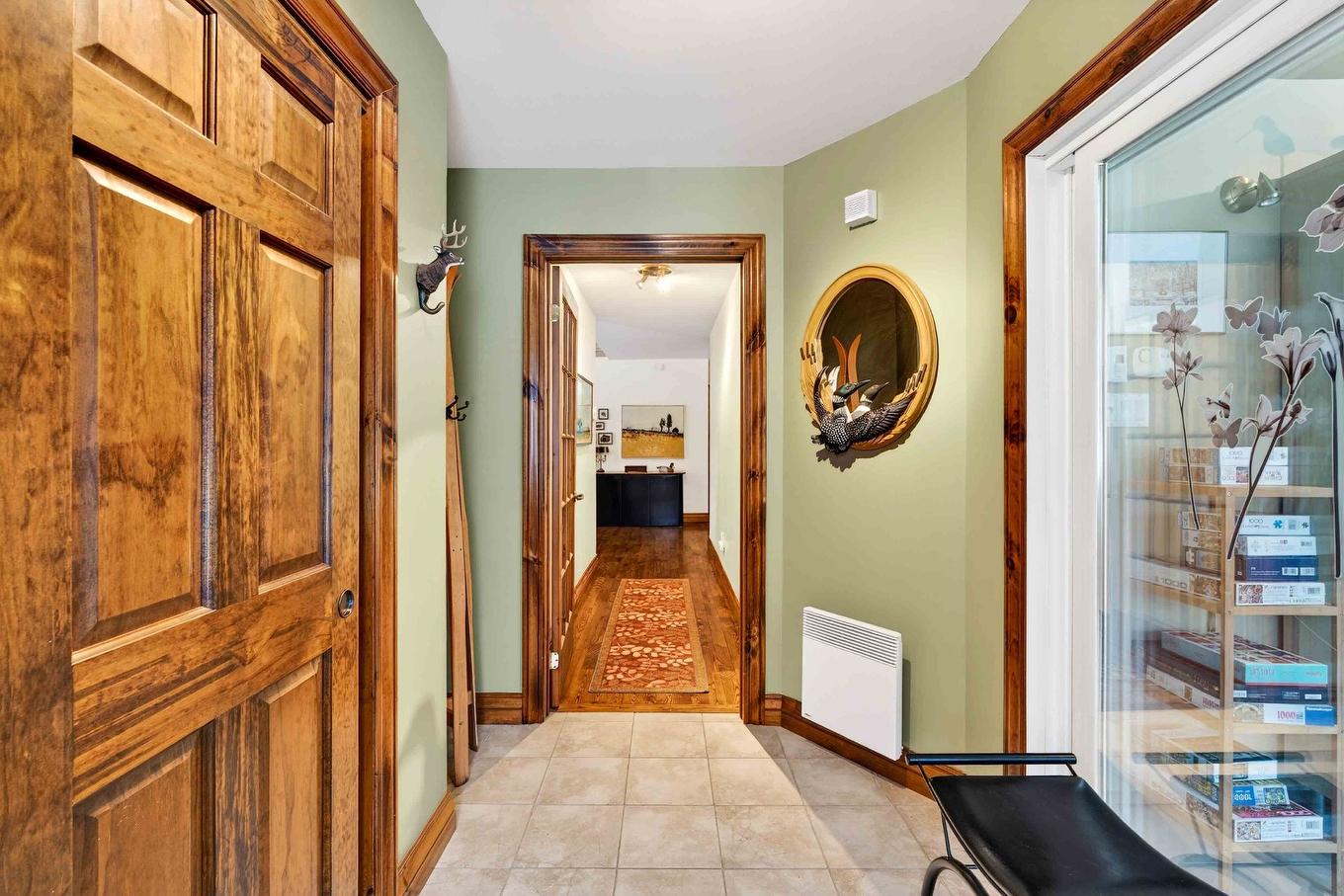 Hall d'entrée/Vestibule - 1816 Ch. Du Lac-Boileau O., Rivière-Rouge, QC - Indoor Photo Showing Other Room