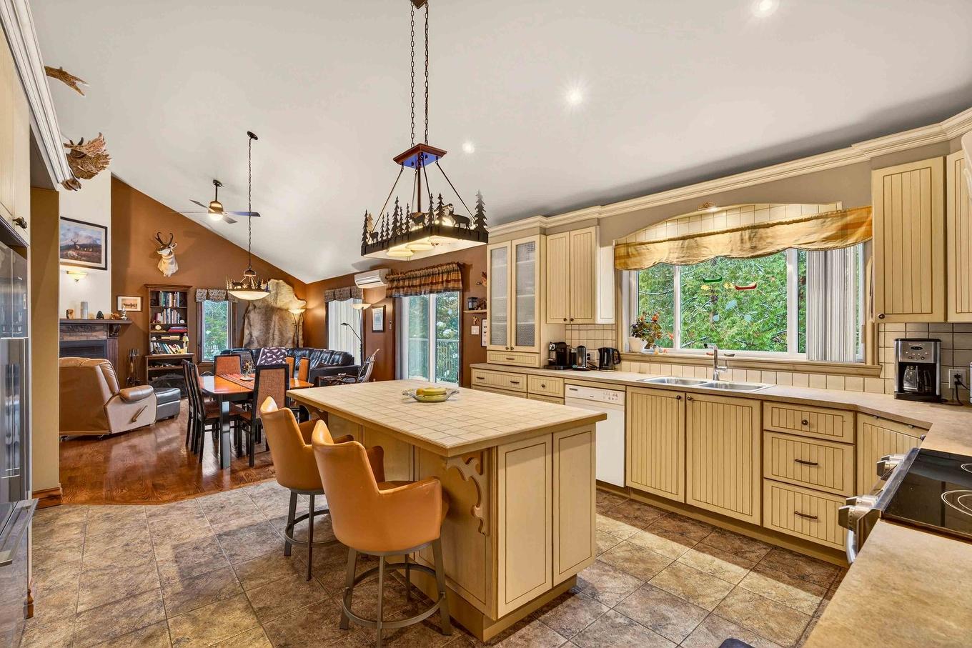 Cuisine - 1816 Ch. Du Lac-Boileau O., Rivière-Rouge, QC - Indoor