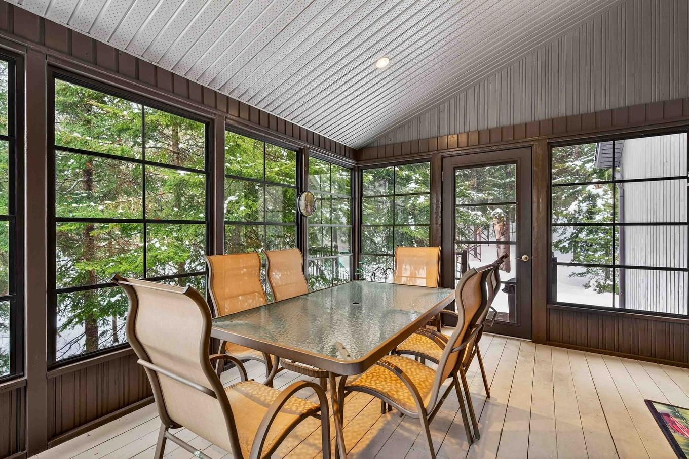 Véranda - 1816 Ch. Du Lac-Boileau O., Rivière-Rouge, QC -