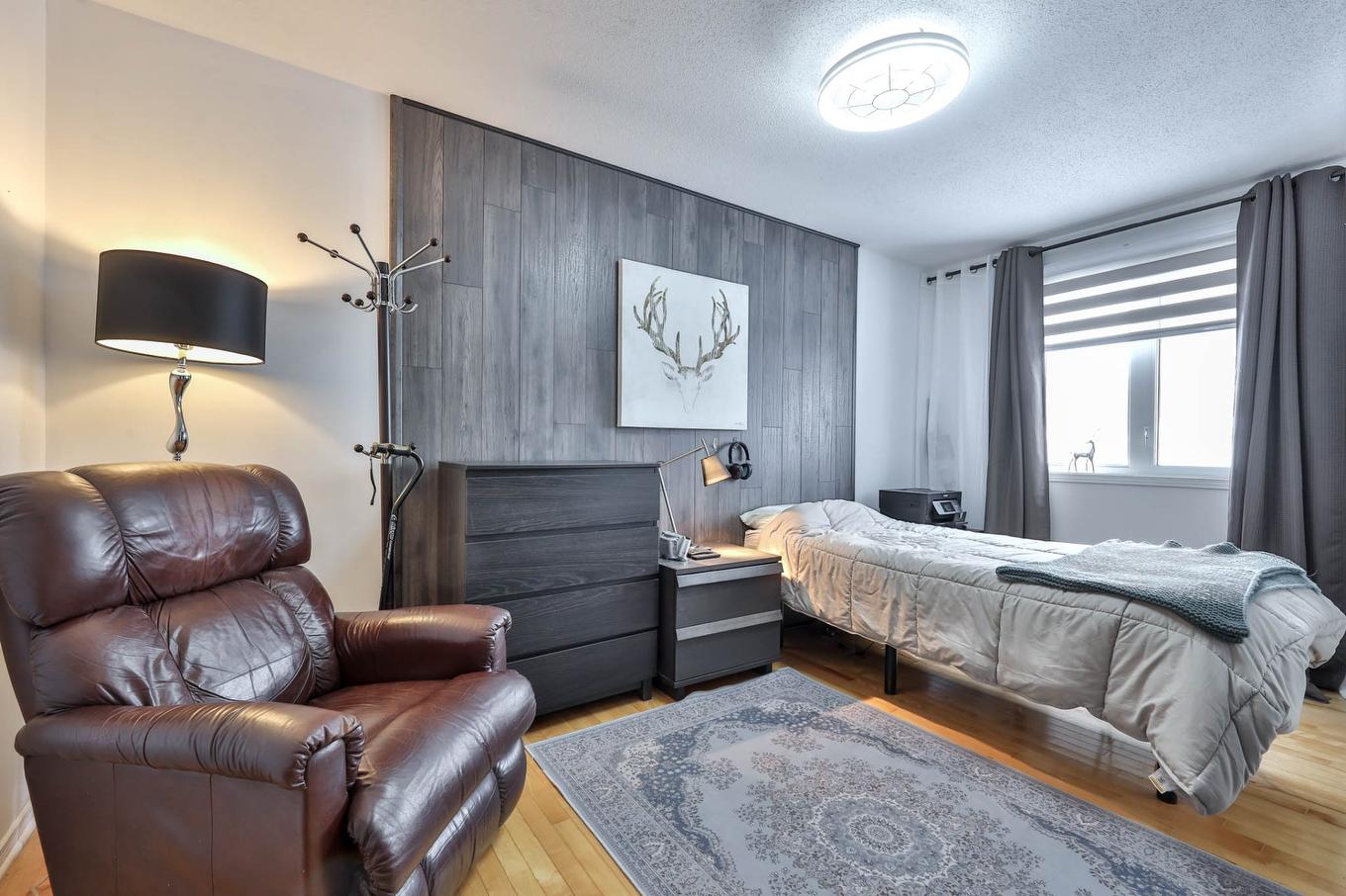 Chambre à coucher - 276 Rue Nixon, Gatineau (Buckingham), QC - Indoor Photo Showing Bedroom