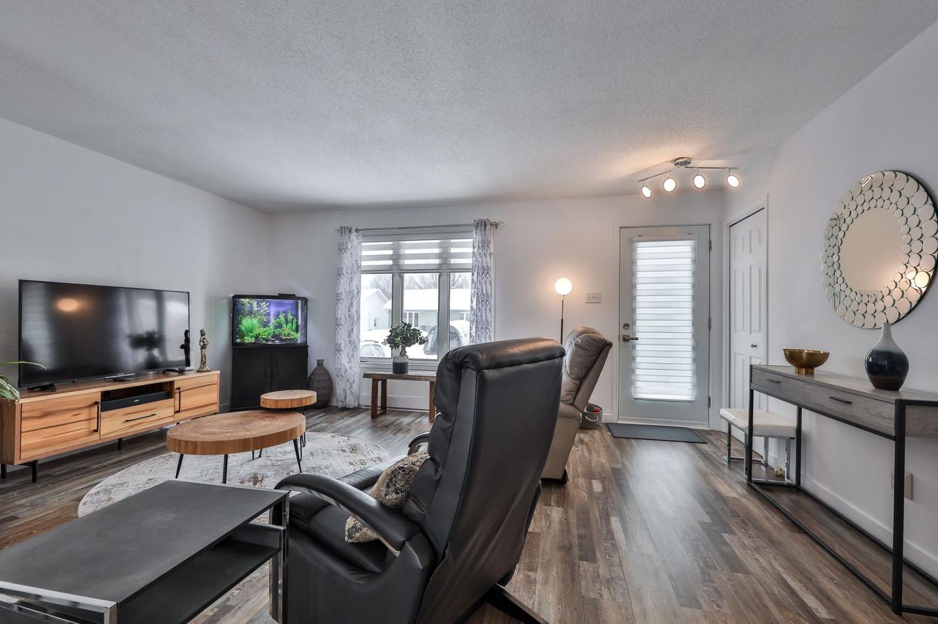 Vue - 276 Rue Nixon, Gatineau (Buckingham), QC - Indoor Photo Showing Living Room