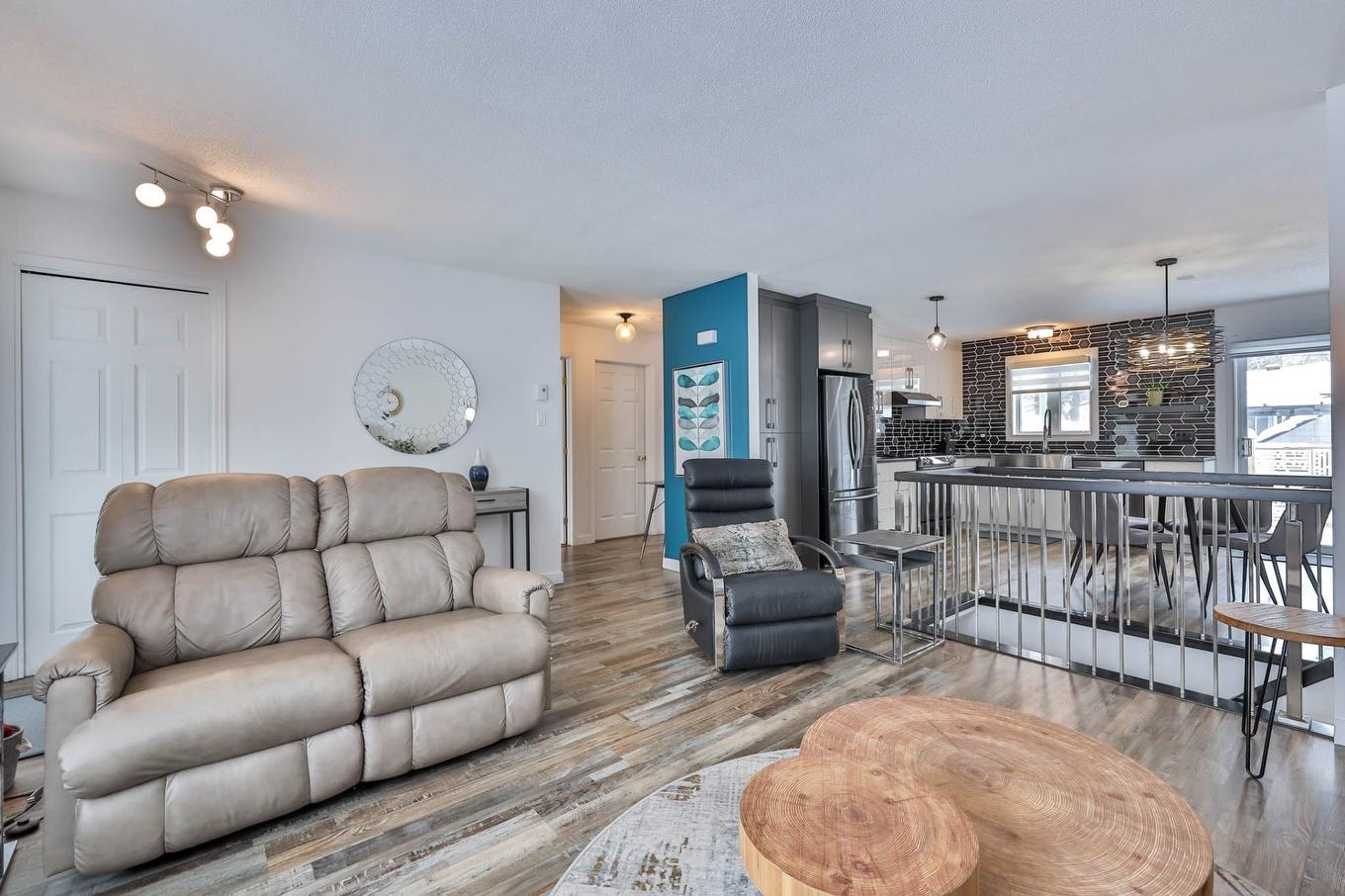 Salon - 276 Rue Nixon, Gatineau (Buckingham), QC - Indoor Photo Showing Living Room