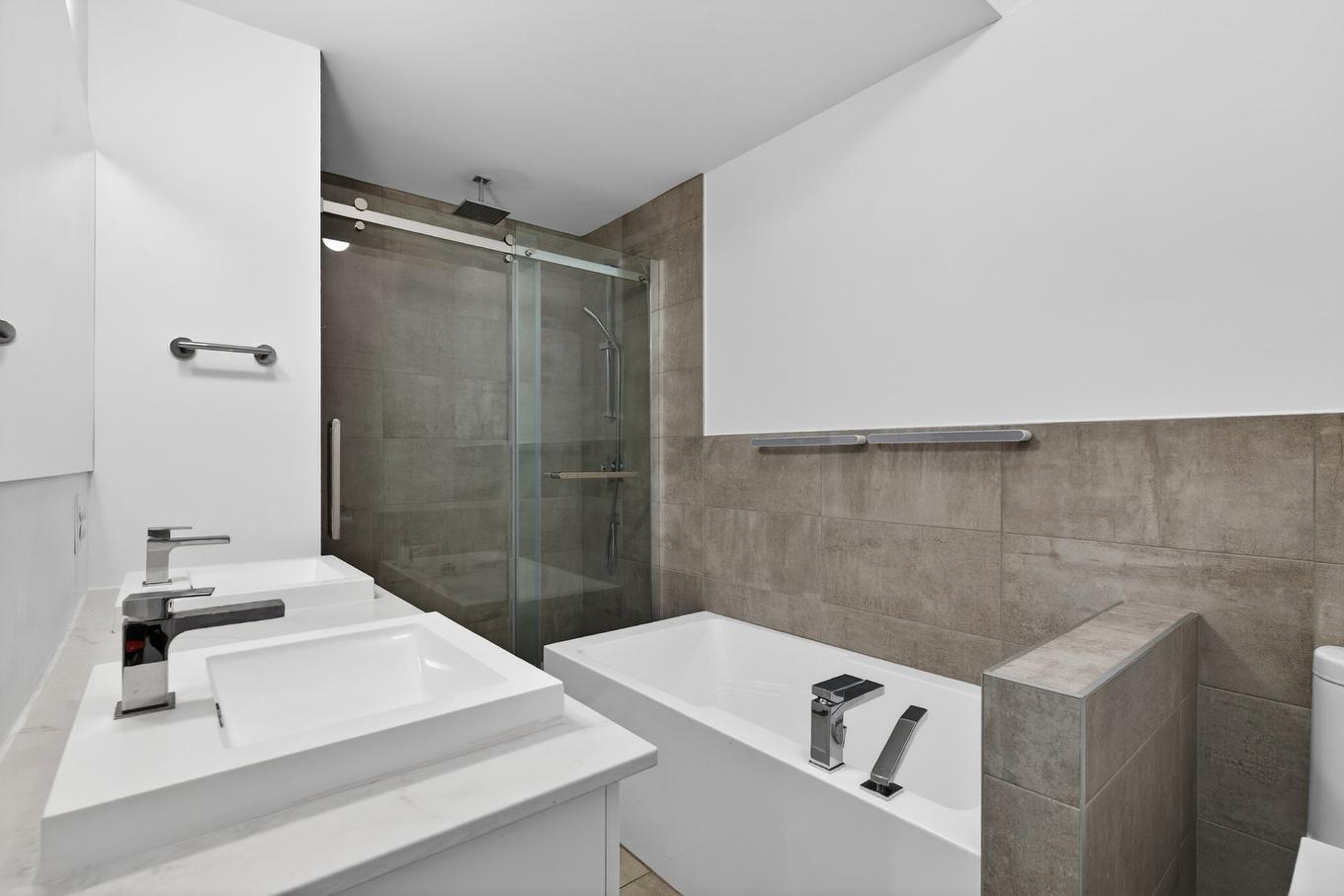 Salle de bains - 3717 Rue Wellington, Montréal (Verdun/Île-Des-Soeurs), QC - Indoor Photo Showing Bathroom