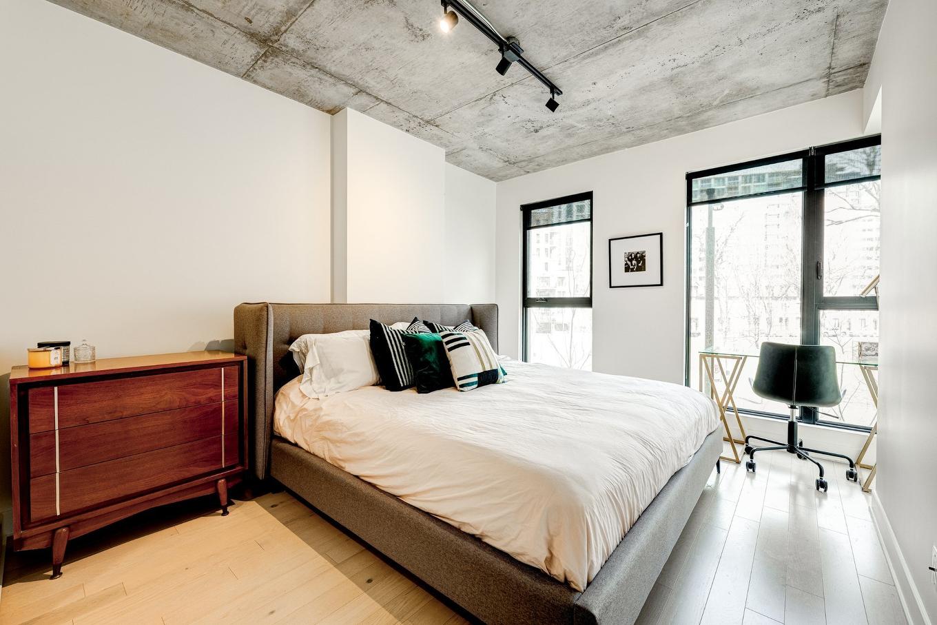 Primary bedroom - 117-170 Rue Rioux, Montréal (Le Sud-Ouest), QC - Indoor Photo Showing Bedroom