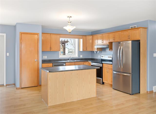 21 Pinehurst Lane, Mitchell, MB